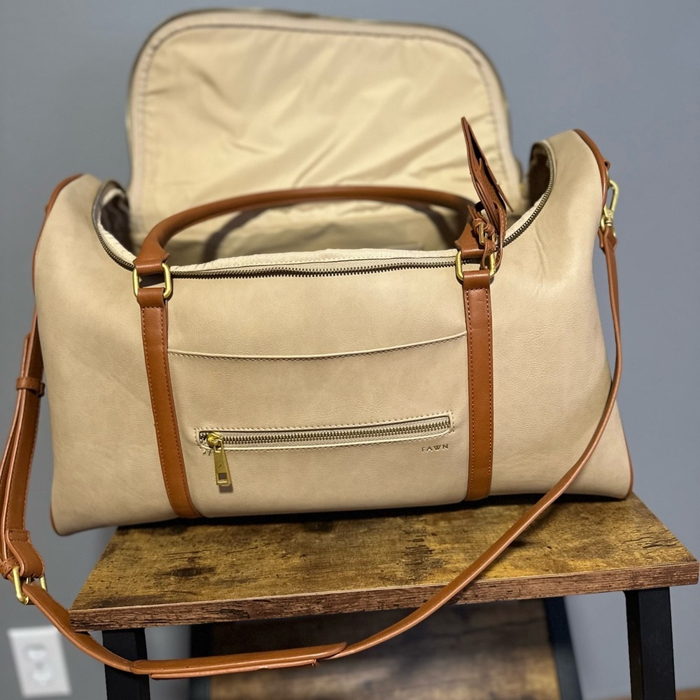 Fawn Design Cream and Tan Travel Bag Limited Addition - Picture 11 of 13